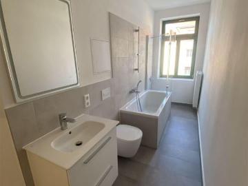 Plagwitz! Erstbezug nach Sanierung* helle 2 Zimmer Whg.* sep. Küche mit Balkon*Tageslichtbad