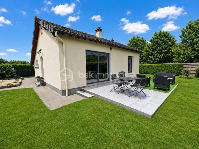 Plain pied moderne non mitoyen 2 chambres garage terrain 400m²