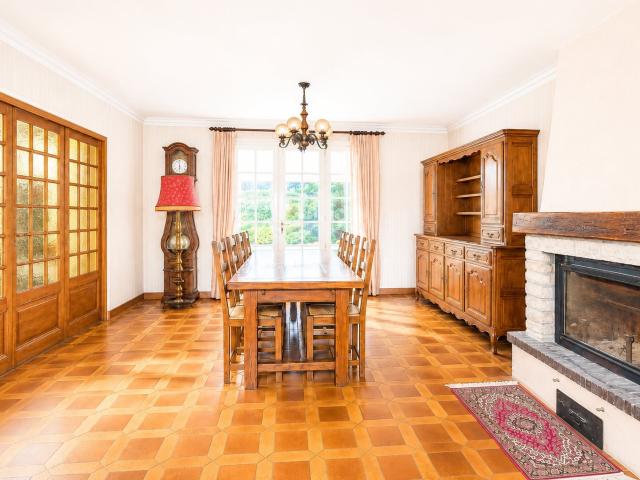 Plain pied à la montagne de Beaune: Vue verdoyante: Enviro. 147m² Beaune