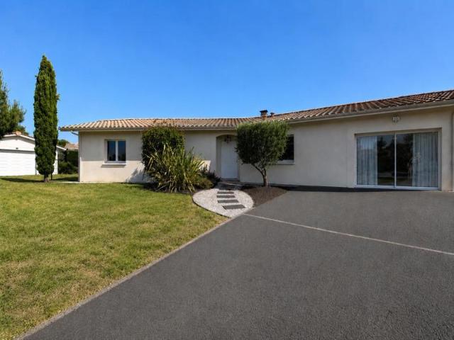 Plain pied familial avec piscine