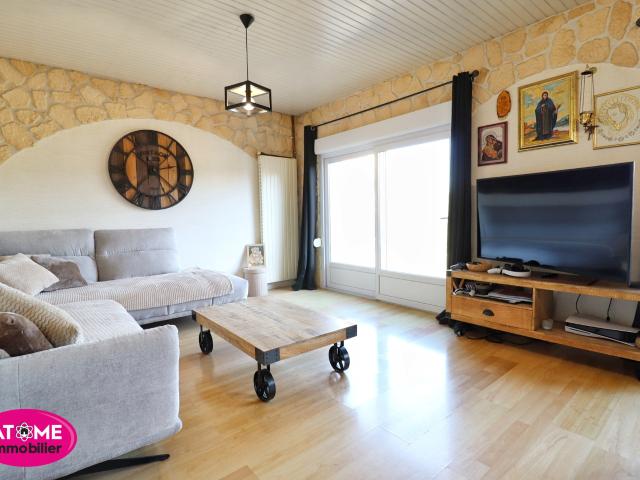 Plain pied + studio indépendant + grange sur 3 335 m2 Fort potentiel