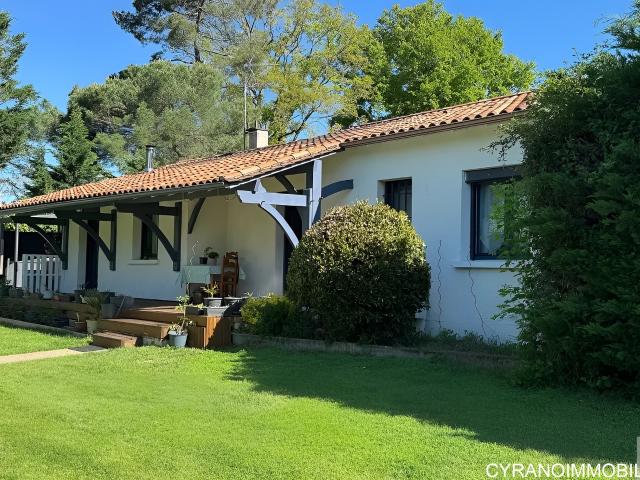 Plain pied 150 m2, piscine, 5chs, terrain 2428 m2