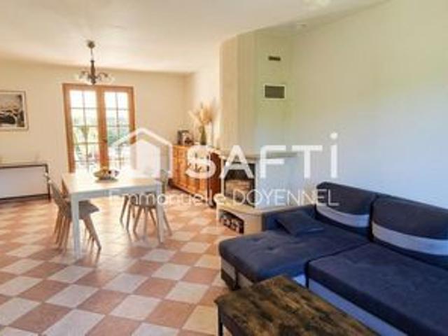 Plain pied, 2 chambres, 1 bureau et 2 000 m² de terrain