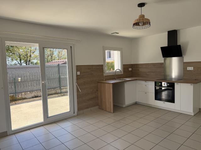 PLAIN PIED 3 chambres, terrasse et garage Saint Laurent su