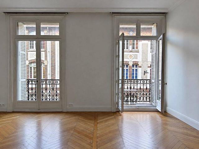 Plaine Monceau ? Élégant appartement haussmannien de 110 m² ave