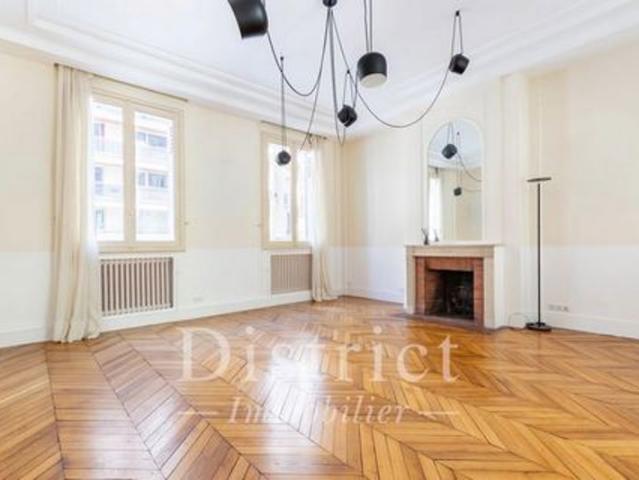 PLAINE MONCEAU HOTEL PARTICULIER DE 1870 SUR 4 N