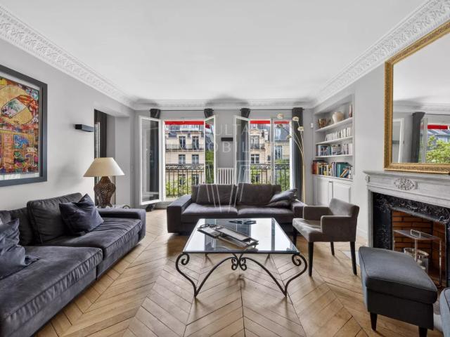 PLAINE MONCEAU. QUATRE CHAMBRES PARFAIT ÉTAT