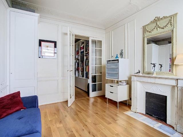 Plaine Monceau Rue Philibert Delorme T3 de 68 m² au RDC. 68m² Paris 17ème