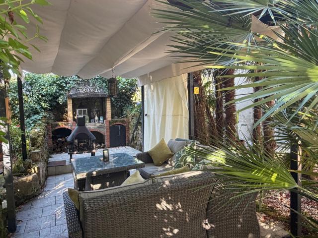 PLAISANCE 32 du Gers: AUTHENTIQUE LONGERE XVIIIs de 240m2, 4chambres, sur jardin paysagé clos de 2.500m2 et piscine hors sol, possibilité de chambres d hotes et/ou petit gîte ou accueil d'un parent