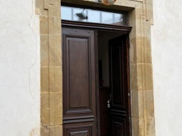 PLAISANCE DU GERS 32: MAISON BOURGEOISE avec garages et dependances, dans son jus, 190m2 sur terrain paysagé 5.000m2, au calme