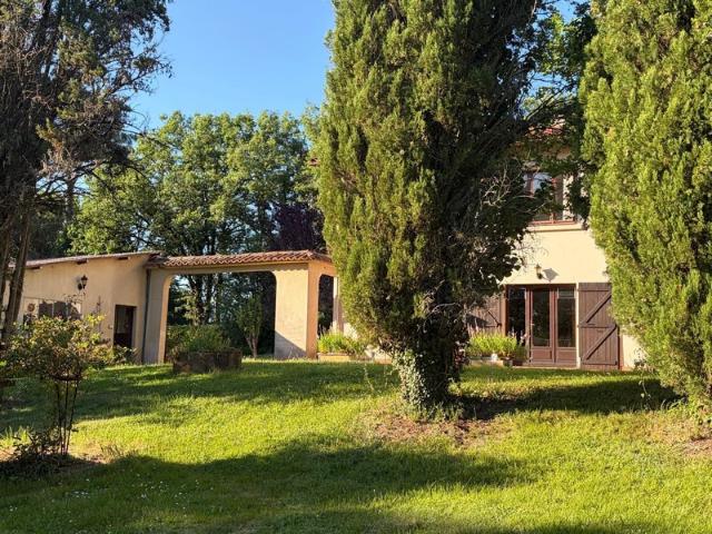 PLAISANCE DU GERS 32 sur les coteaux, PROPRIETE D ARCHITECTE 1965 sur 2HA, Dépendances, un peu cachée, VUE Pyrénées et bois, sans vis à vis, CALME