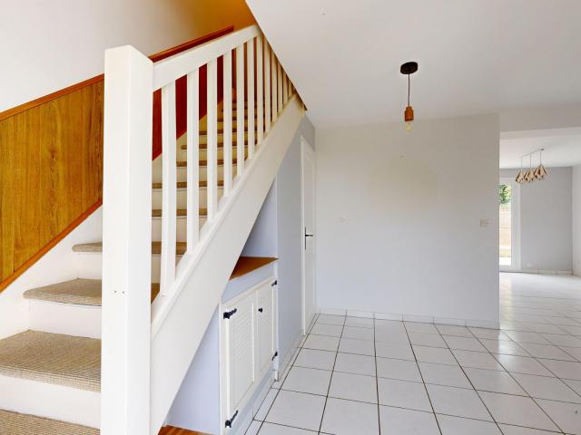 PLAISIR LA BOISSIERE, MAISON AVEC JARDIN ET GARAGE