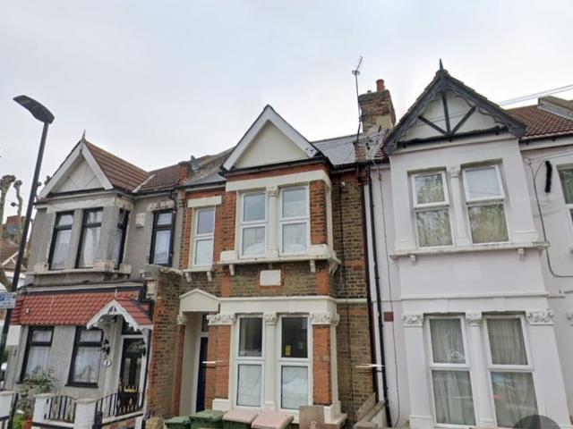 Plaistow, London E13, 1 bed flat to rent, £1,600 pcm | PrimeLocation