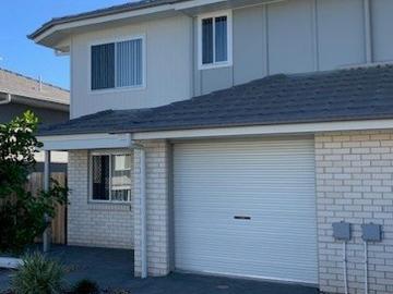 Plan ahead Modern 3 bed townhouse avail in July