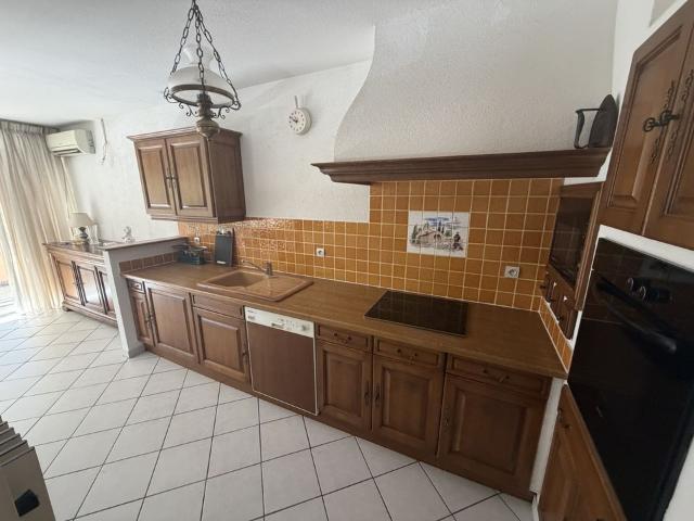 PLAN DE CUQUES / T4 / VILLAGE