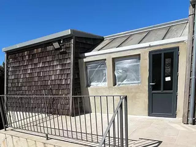 Plan d'Orgon 13750 Location appartement 3 pièces t3 au dernier étage