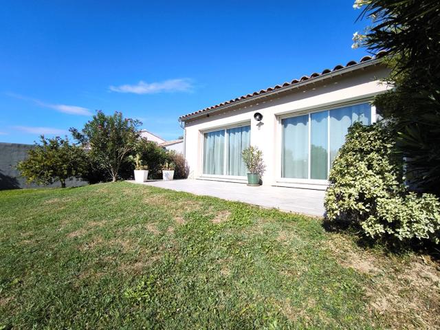Plan D'orgon Villa contemporaine 144 m² 5 chambres ter. 144m² Plan d'Orgon