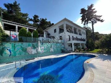 Planet'ten Doğa İçinde Deniz Manzaralı Havuzlu Büyük Malikane Hotel