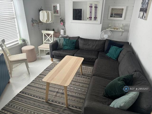 Planet Street, Cardiff, CF24 4 bed terraced house to rent £1,850 pcm £427 pw
