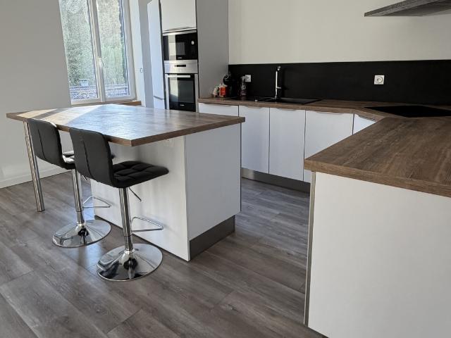 PLANFOY 42 BEL APPARTEMENT F3 TRES BON ÉTAT AVEC GARAGE