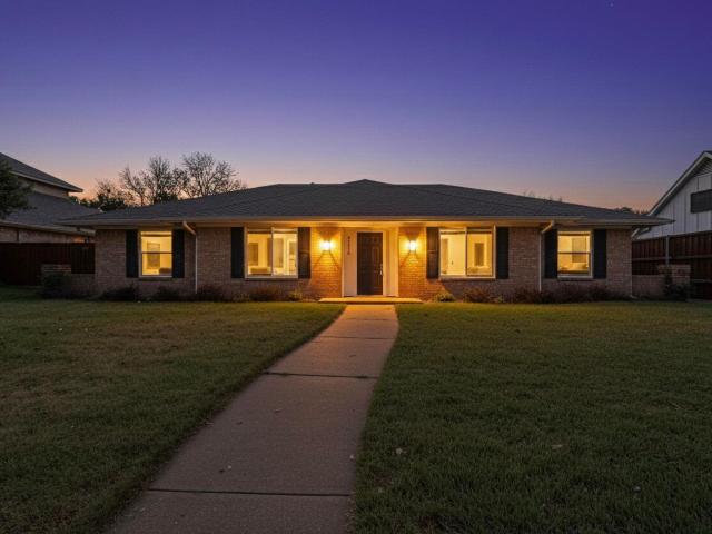 Renovated Plano Gem Ready To Be Your Home with 1 Month Concession!