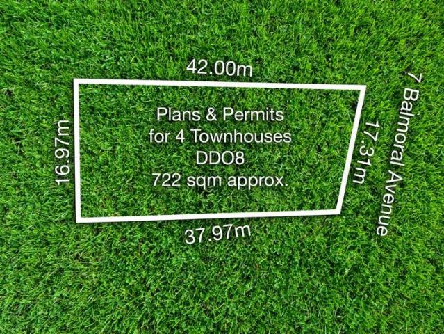 Planning Permit for 4 Dewlings in prime location