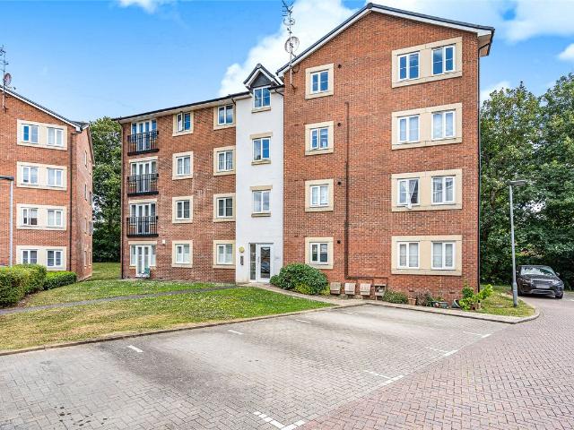 Plantation Close, Bushey, Hertfordshire WD23, 2 bed flat to rent, £1,750 pcm | PrimeLocation