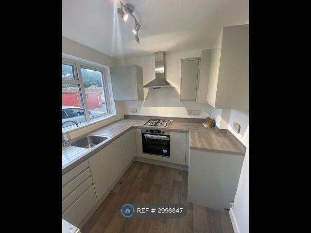 Plantation Court, Poole BH17, 2 bed flat to rent, £1,195 pcm | PrimeLocation