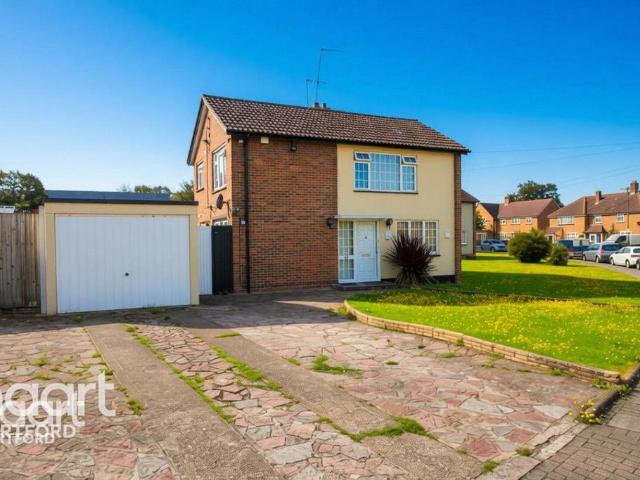 Plantation Drive, ORPINGTON 3 bed detached house to rent £2,150 pcm £496 pw