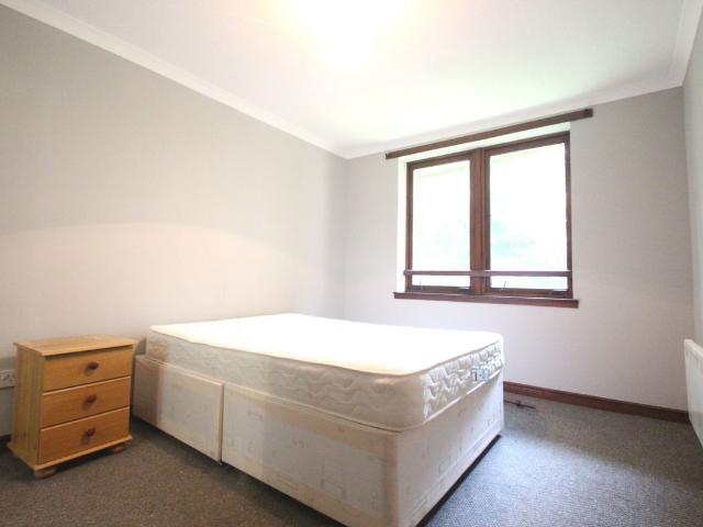 Plantation Park Gardens, Glasgow G51, 3 bed flat to rent, £1,100 pcm | PrimeLocation