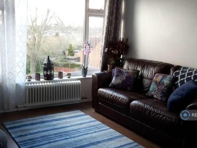 Plantation Road, Amersham, HP6 2 bed flat to rent £1,550 pcm £358 pw