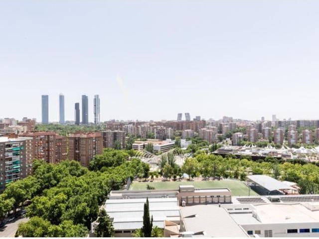 Planta 15 con impresionantes vistas y reforma integral 2025 casi estreno y viguilancia 24h