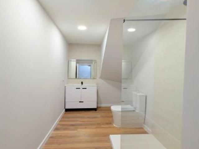 ¡PLANTA BAJA TOTALMENTE REFORMADA, MODERNA, 75 m2, 2 DORMITORIOS, PATIO 25 m2 Y ENTRADA INDEPENDIENT