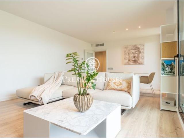 Planta baja con gran jardín en Aiguadolç