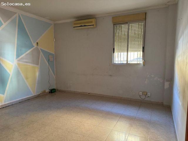 Planta baja con patio de 30 m2 en Almoines