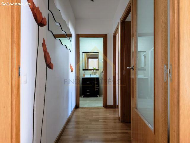 PLANTA BAJA DE 70M2 CON TERRAZA DE 25 M2 Y PLAZA DE PARQUIN EN SANT ANTONI DE