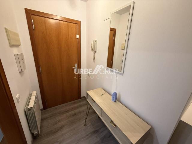 PLANTA BAJA DE 3 HABITACIONES CON MUEBLES, TERRAZA Y PLAZA DE PARKING EN EL ROC BLANC