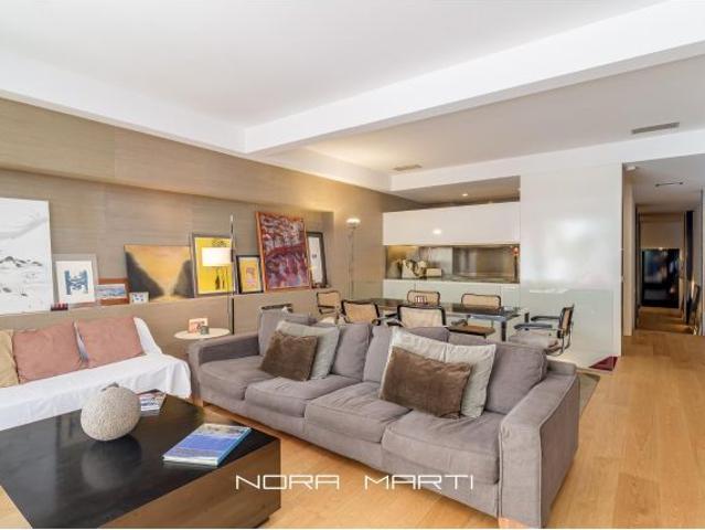 PLANTA BAJA EN VENTA CON JARDIN PRIVADO EN GRACIA