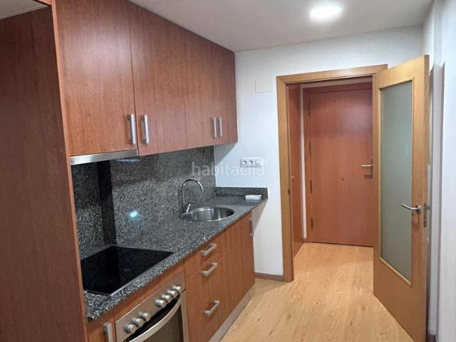 Planta baja en venta en Terrassa, Zona Esportiva. PRÁCTICO LOFT DE 1 HABITACIÓN CON PARKING Y TRASTERO EN LA ZONA ESPORTIVA. Plantas bajas.