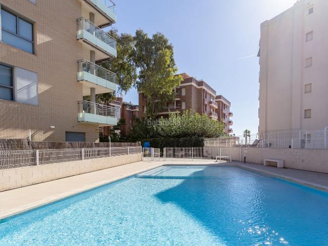 Planta baja en venta en Torredembarra, Platja de la Paella Costa Dorada. Planta baja prácticamente nueva en Torredembarra, a pocos metros del paseo marítimo y la playa. Plantas bajas.