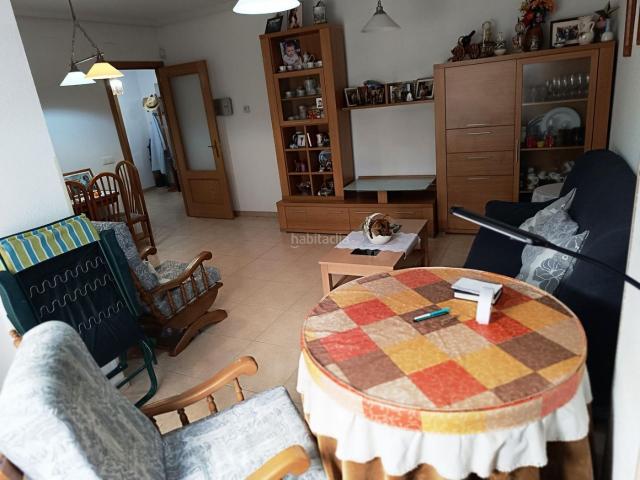 Planta baja en venta en Ventas de Retamosa Las. PISO VENTAS DE RETAMOSA, BAJO CON GRAN PATIO GARAJE Y TRASTERO, PISCINA, PADEL, 2 DORMITORIOS Y 2 BAÑOS. Plantas bajas Ventas de Retamosa.