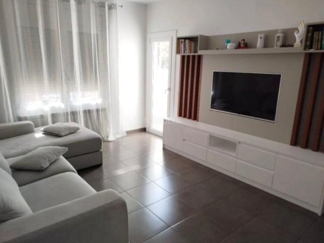 Planta baja en venta en Vic, Estadi Santa Anna. ¡OPORTUNIDAD DE PISO EN VIC!. Plantas bajas.