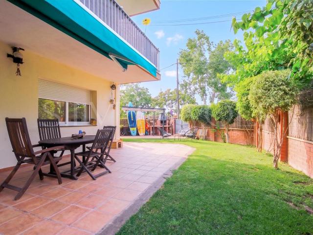 Planta baja en venta en Vilanova i la Geltrú, Prat de Vilanova Costa Dorada. JARDÍN DEL EDÉN. Plantas bajas Vilanova i la.