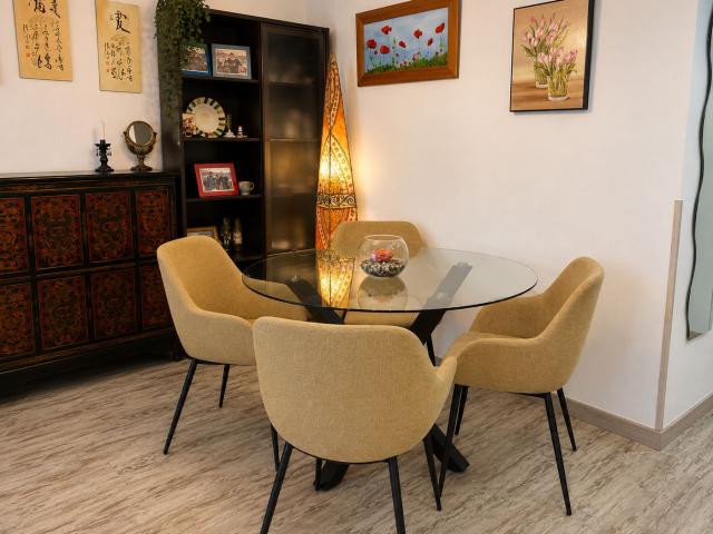 Planta baja en venta en Almería, El Toyo. Piso de 3 dormitorios, bajo con jardín y garaje para dos coches. Plantas bajas.