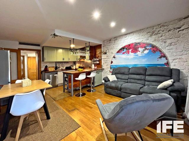Planta baja en venta en Alagón. Bajo con garaje y terraza en Alagón comodidad, luz y espacio extra. Plantas bajas.