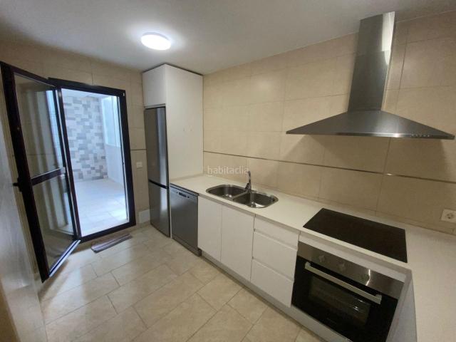 Planta baja en venta en Alcalá de los Gazules. Vivienda luminosa con 3 dormitorios y cocina equipada en Calle Paterna de Rivera Alcalá de los Gazules. Plantas bajas Alcalá de los.