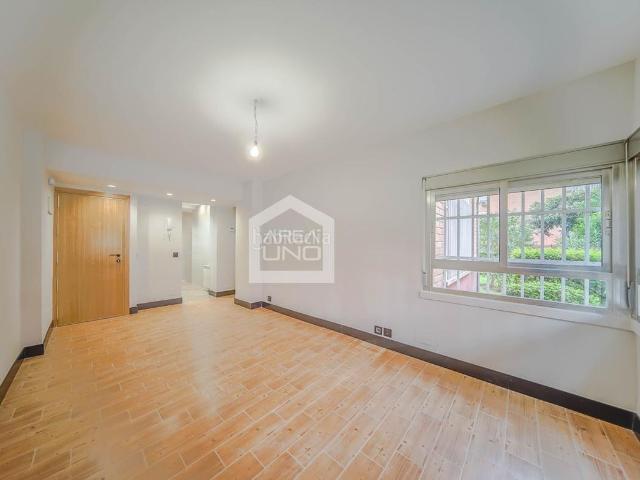Planta baja en venta en Alcorcón, Zona Centro Joven. Piso en VENTA, TOTALMENTE REFORMADO, de 3 habitaciones y un baño en Zona Centro Joven Alcorcón. Plantas bajas.