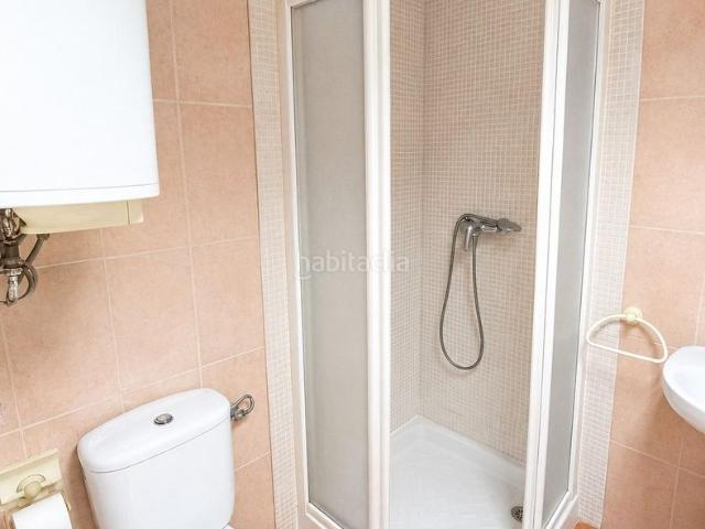 Planta baja en venta en Alicante, Mercado. vivienda en esquina en pleno centro de Alicante Ideal para vivir o invertir. Plantas bajas.