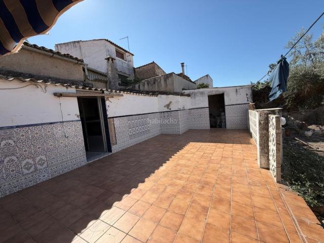 Planta baja en venta en Arroyo de la Luz. CASA DE PLANTA BAJA CON PATIO DE 150 METROS CON APARTAMENTO EN LA PRIMERA PLANTA EN ARROYO DE LA LUZ. Plantas bajas Arroyo de la.