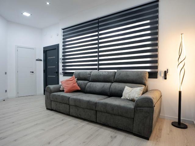 Planta baja en venta en Badalona, Lloreda. Planta baja de 2 habitaciones, totalmente reformada en Lloreda, lista para entrar a vivir. Plantas bajas.